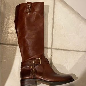Vince Camuto Never worn boots!